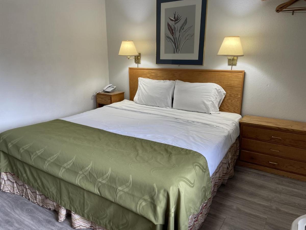 Rodeway Inn & Suites Omak - Okanogan Exteriör bild