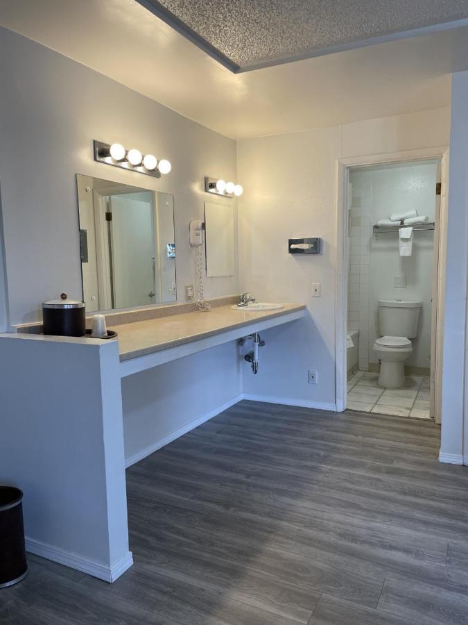 Rodeway Inn & Suites Omak - Okanogan Exteriör bild