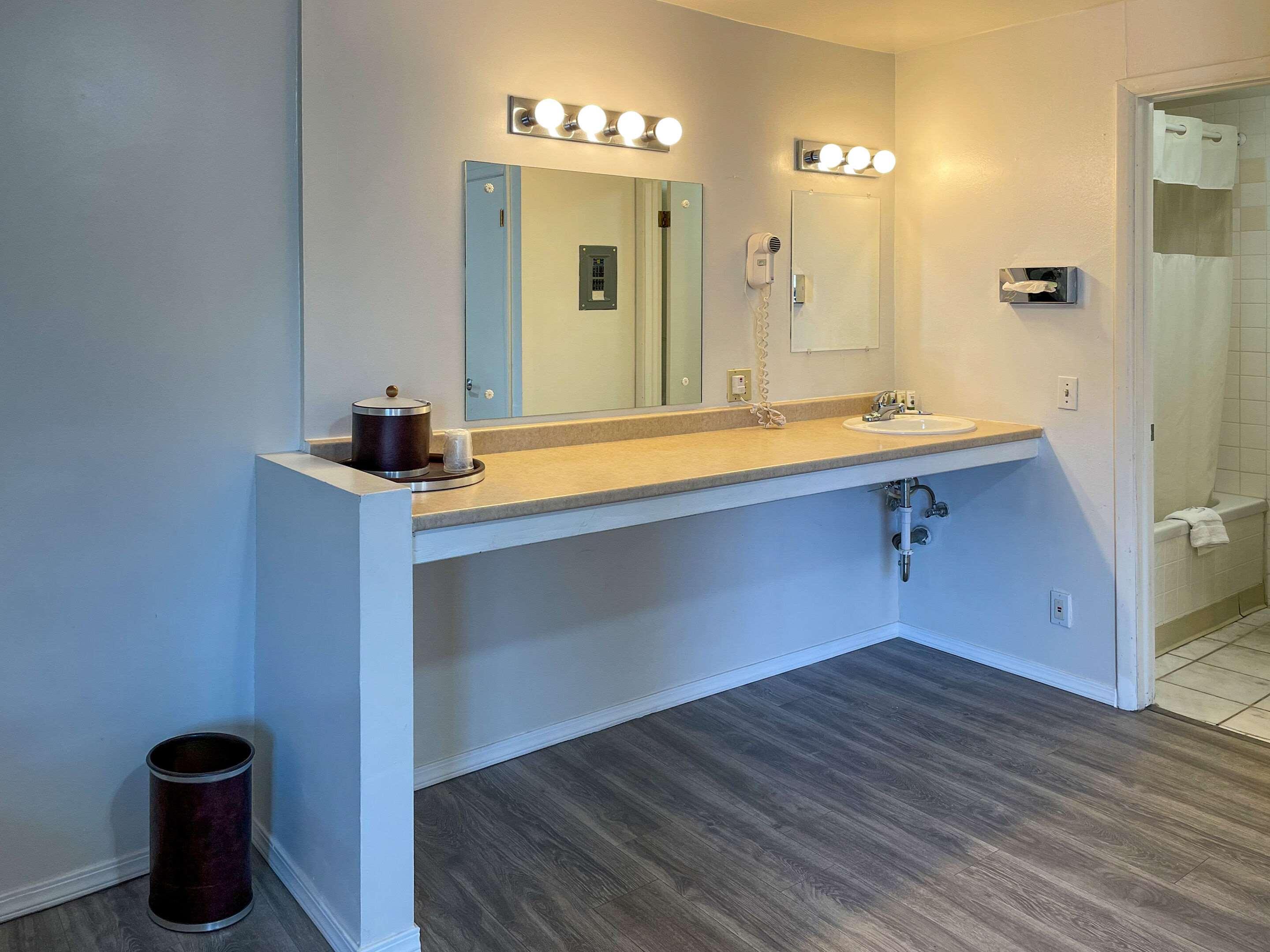 Rodeway Inn & Suites Omak - Okanogan Exteriör bild