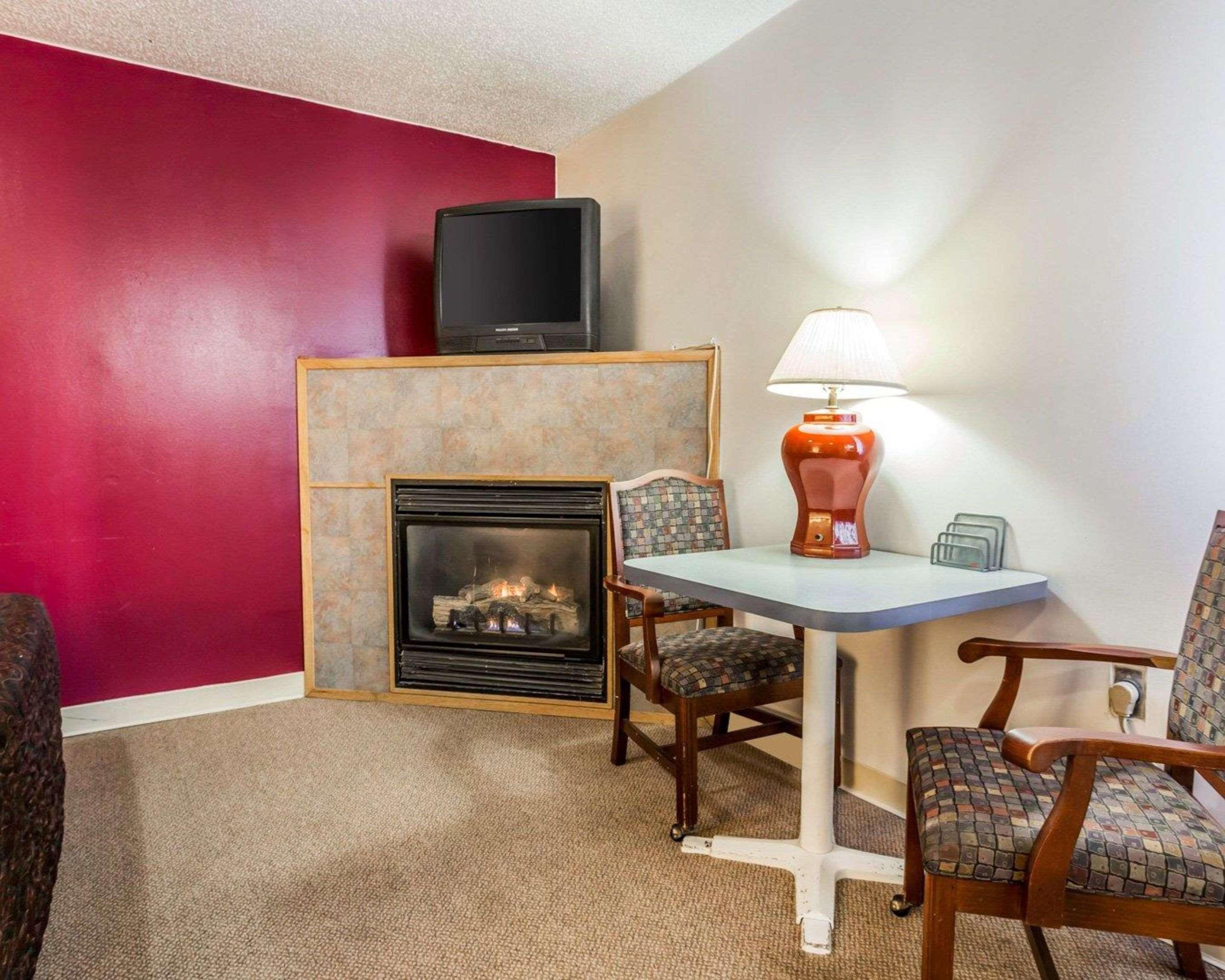 Rodeway Inn & Suites Omak - Okanogan Exteriör bild