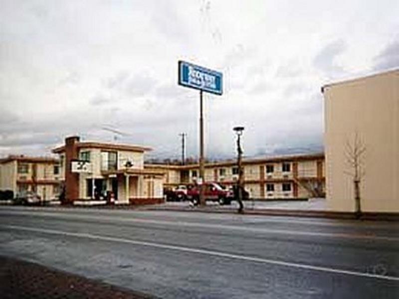 Rodeway Inn & Suites Omak - Okanogan Exteriör bild