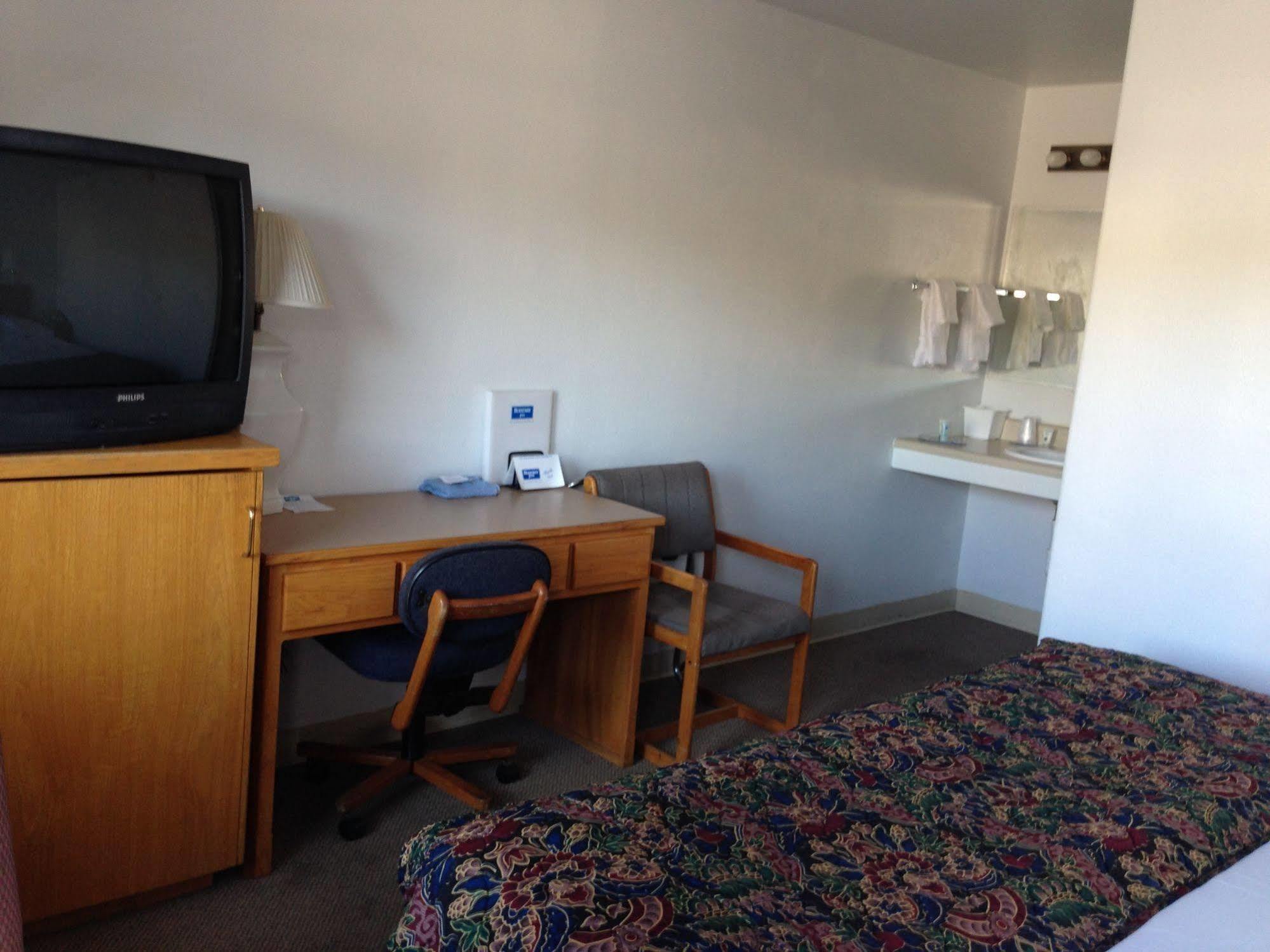 Rodeway Inn & Suites Omak - Okanogan Exteriör bild